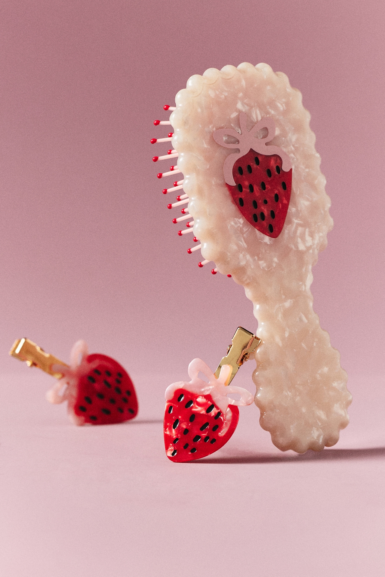 Mini Strawberry Brush
