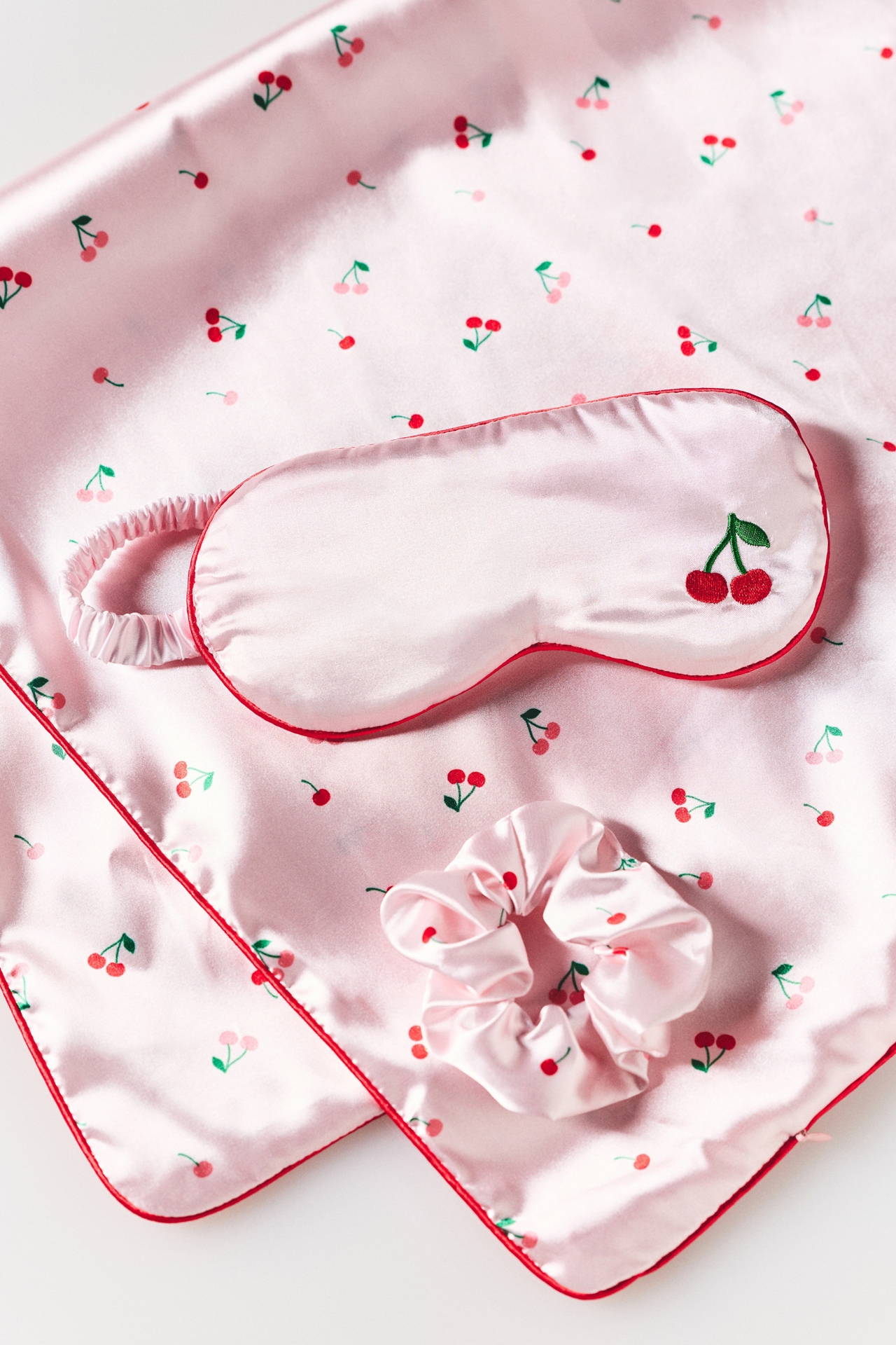 Sleep Well Valentine's Day Set