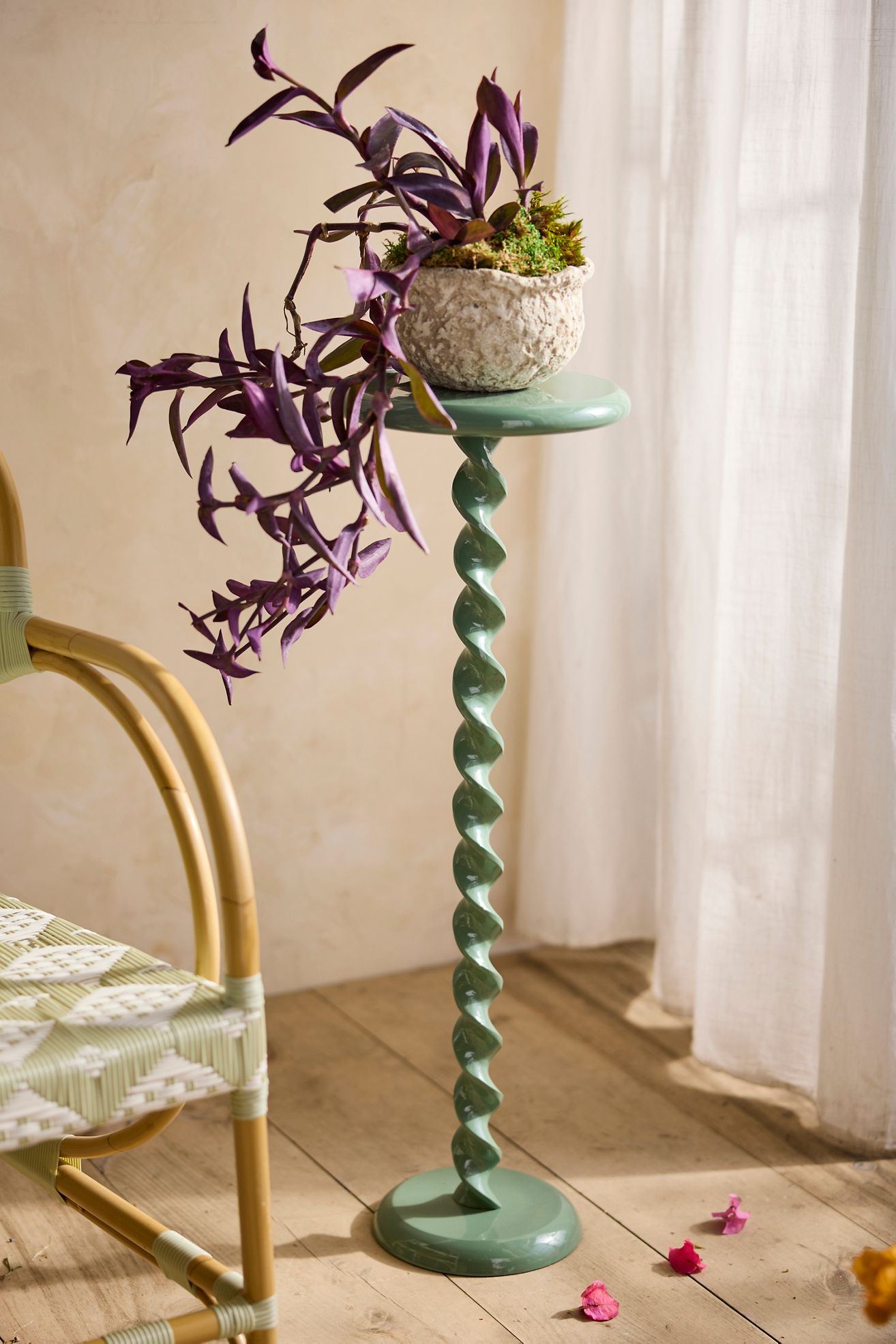Spiral Base Plant Stand - Green, One Size