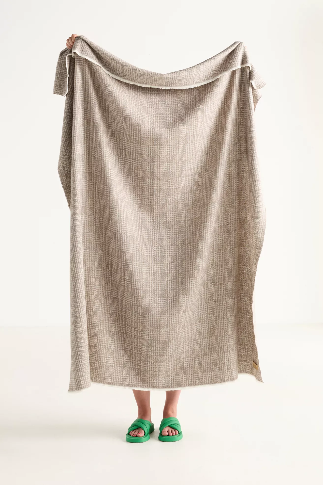 Lands Downunder Sutton Plaid Throw Blanket - thumbnail 8