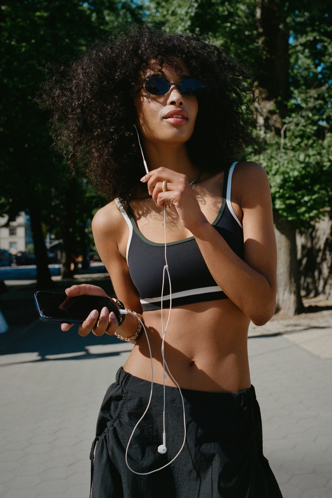 Elite Eyewear Frameless Oval Sunglasses