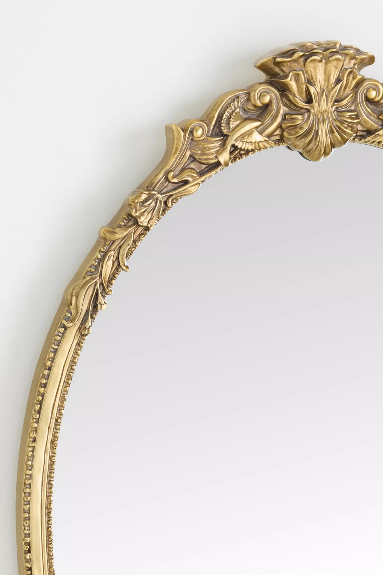 The Vintage Mila Oval Wall Mirror - thumbnail 2