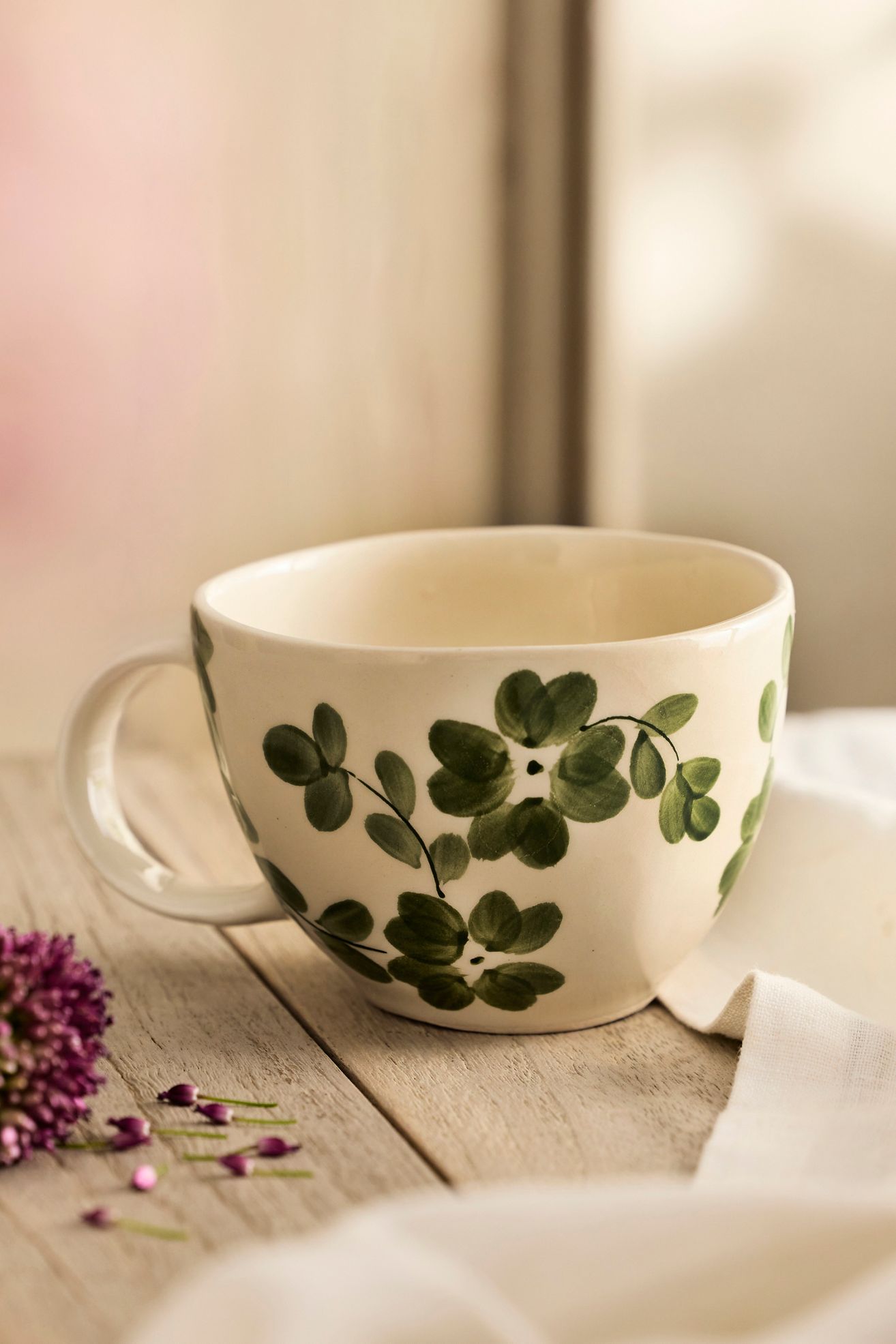 Clover Stoneware Mug - Light Sand, 5"