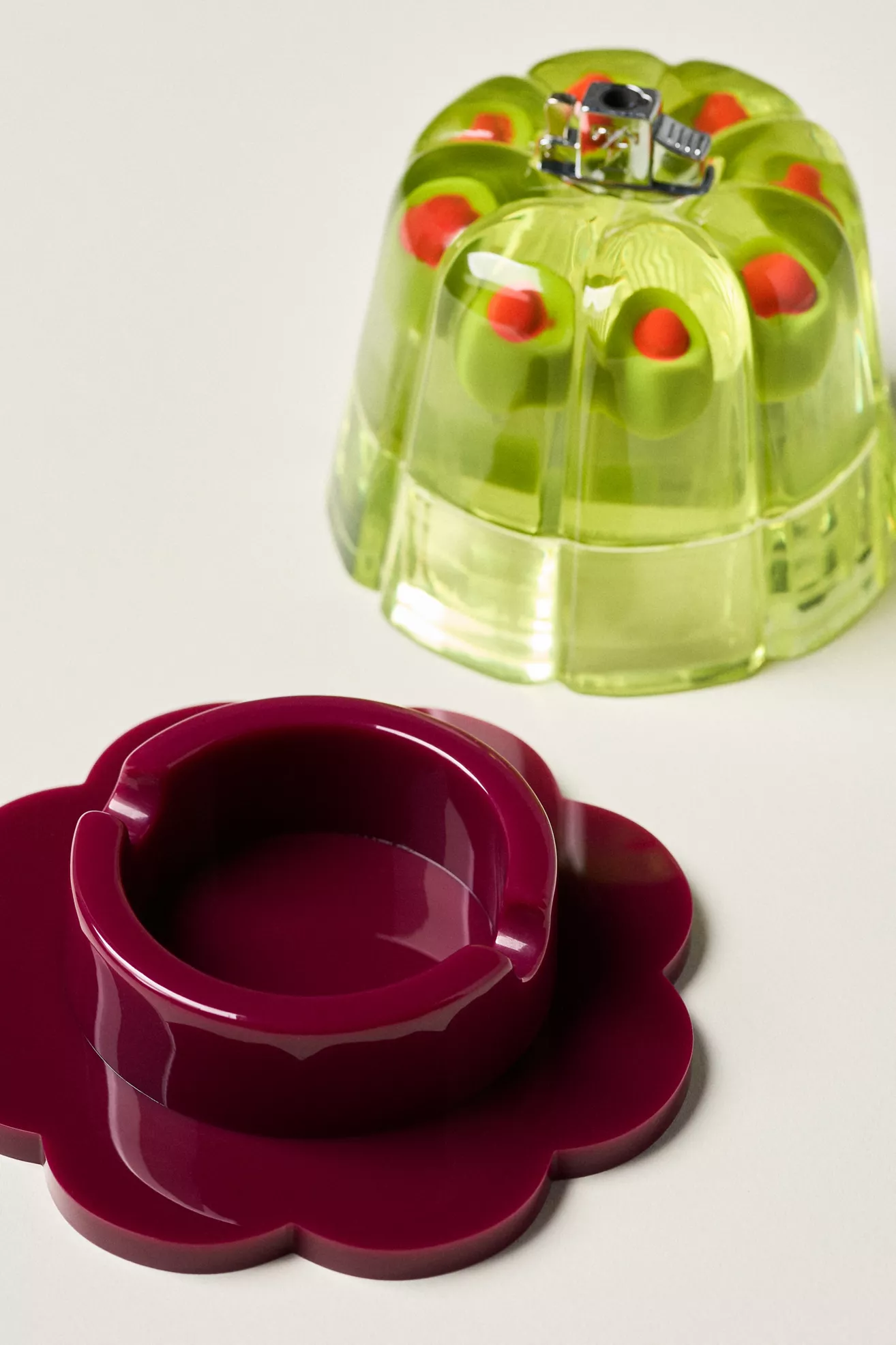 Edie Parker Olive Jelly Tabletop Lighter - thumbnail 3
