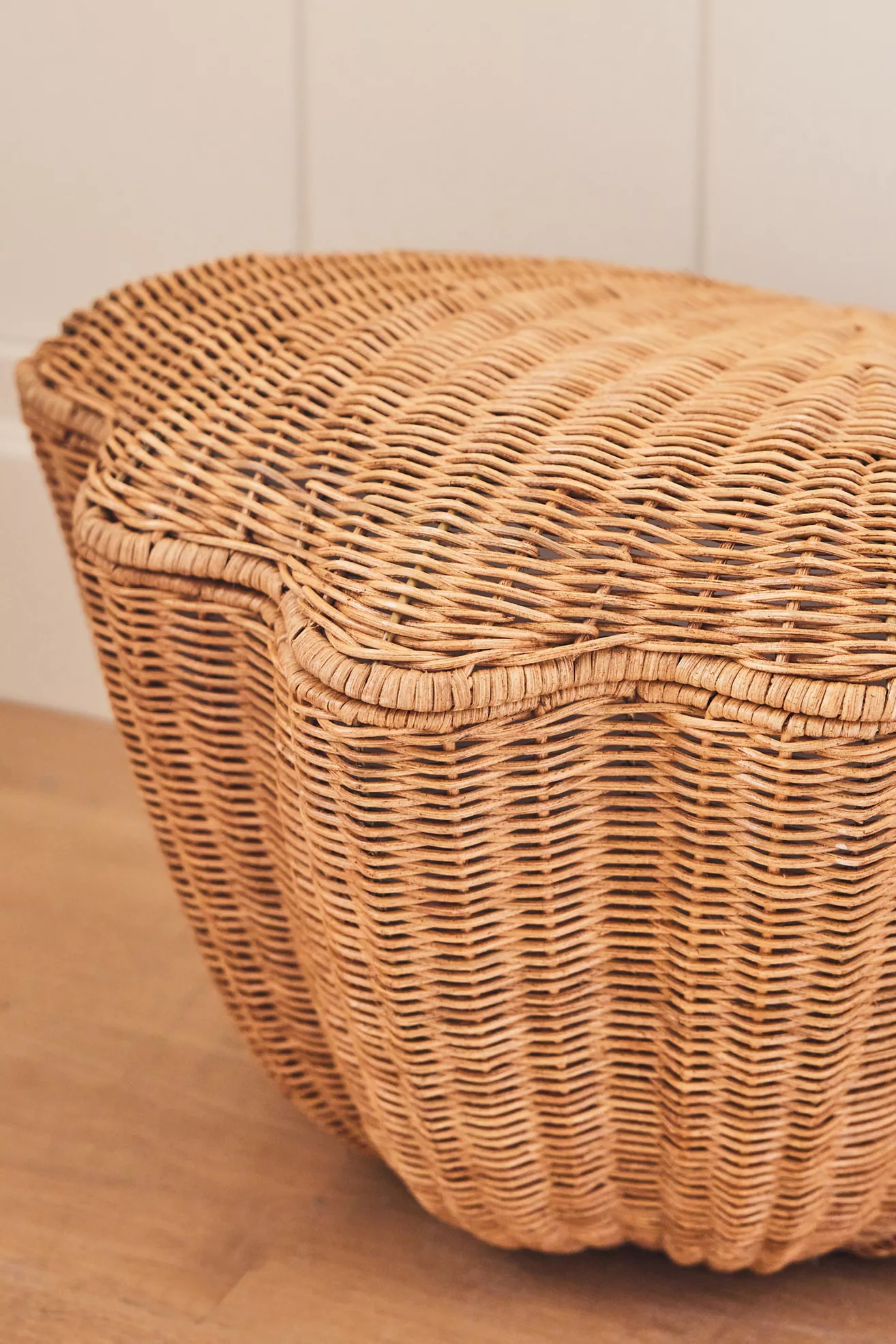 Shell Wicker Woven Basket with Hinged Lid - thumbnail 2