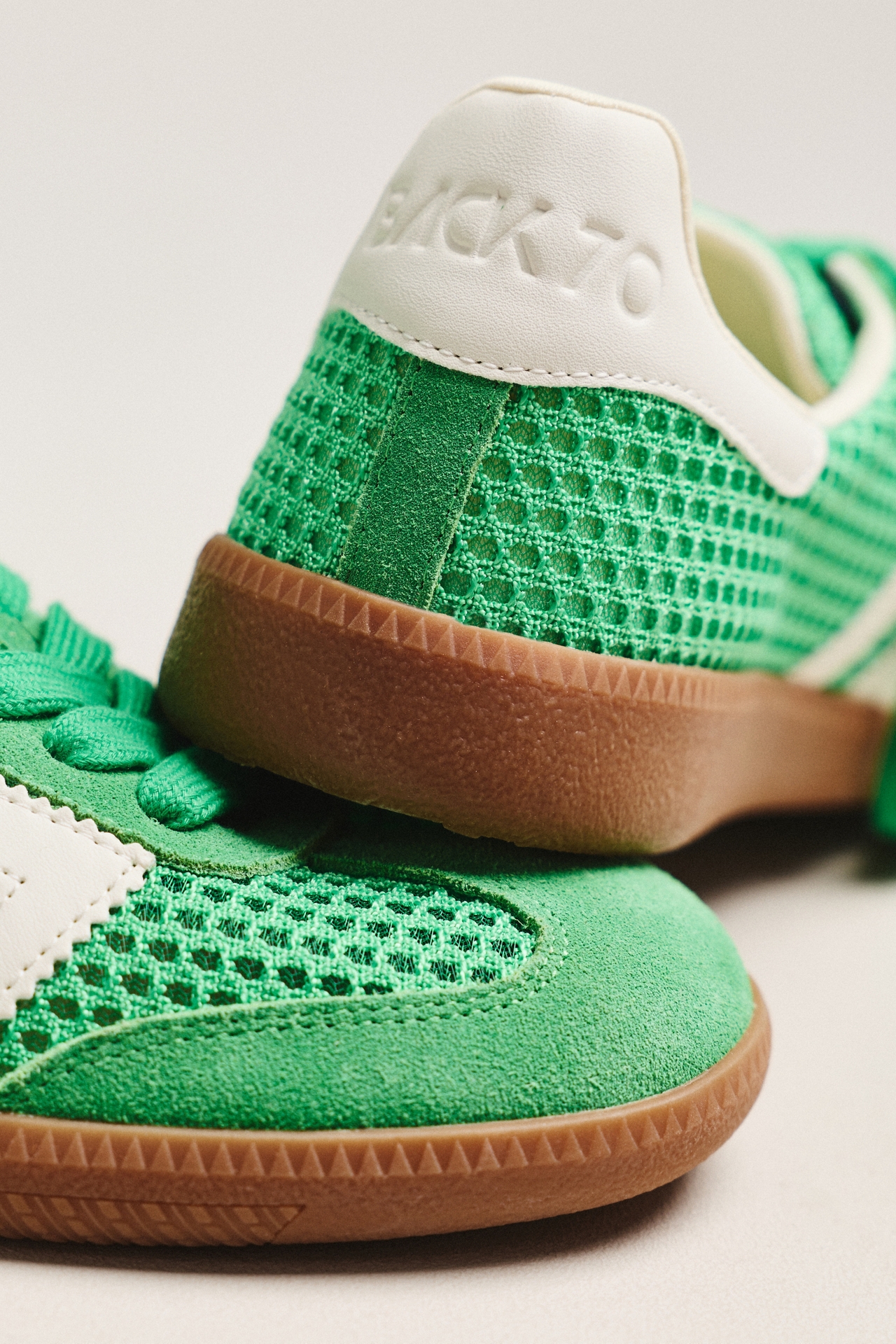 Back 70 Cloud C26 Sneakers