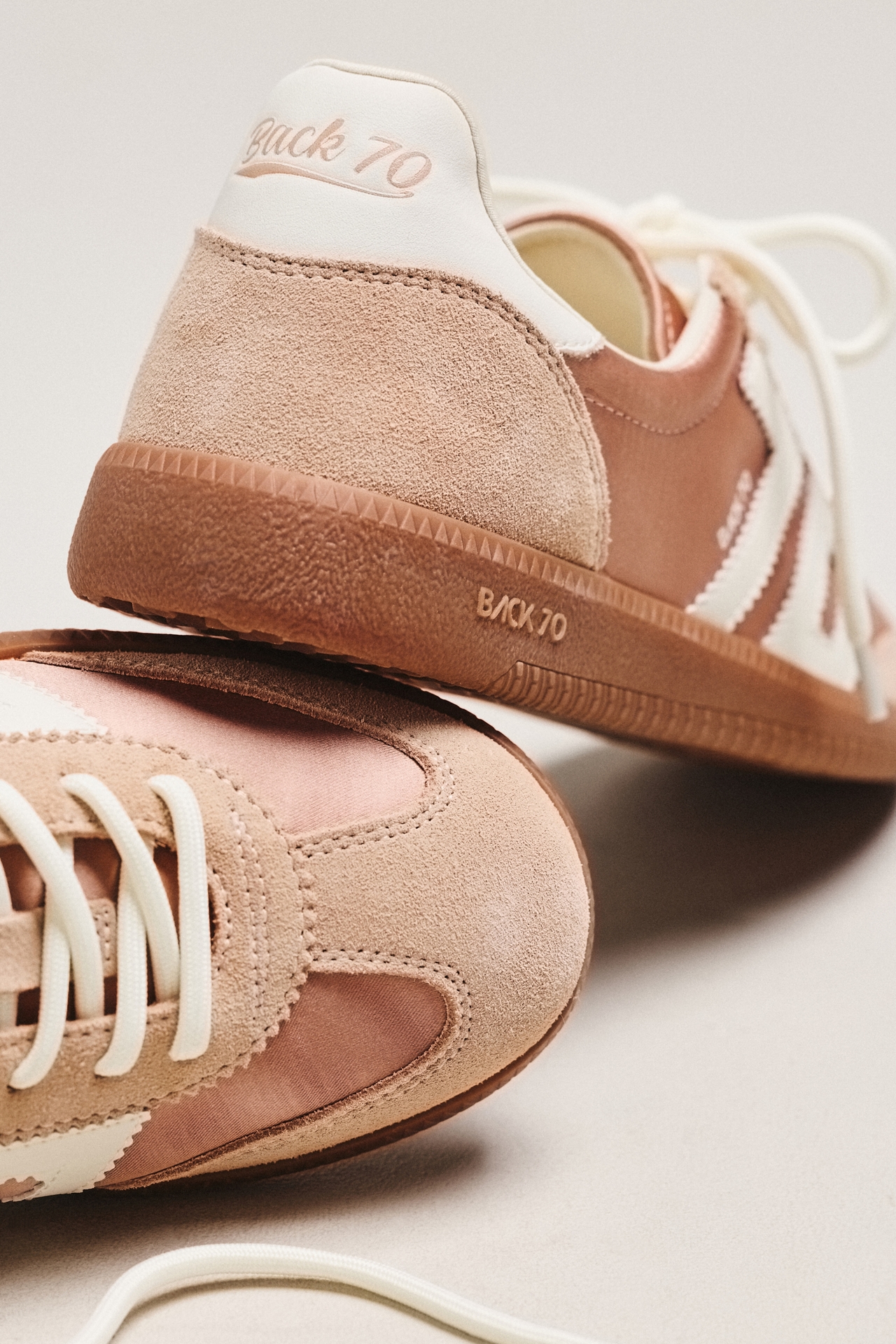 Back 70 Cloud C26 Sneakers