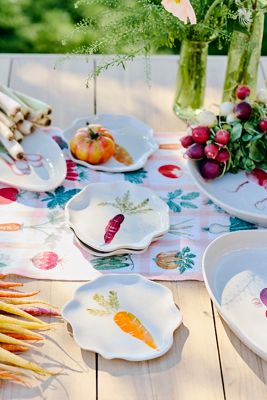 Heart + Garland Stoneware Plate | AnthroHome