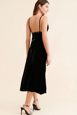 farm rio black velvet short sleeve midi dress Black And White Short Sleeve Midi Dress  FARM Rio