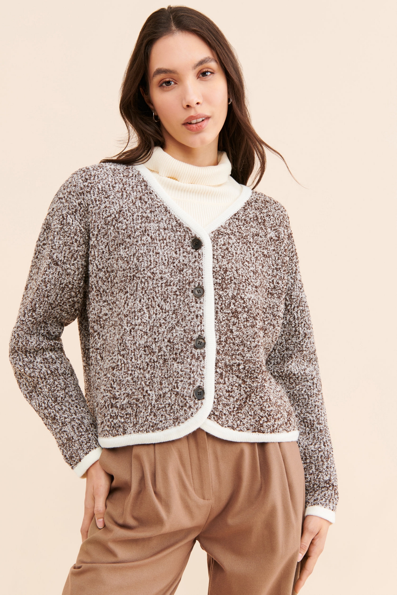 Flat White Sweater Lady Cardigan