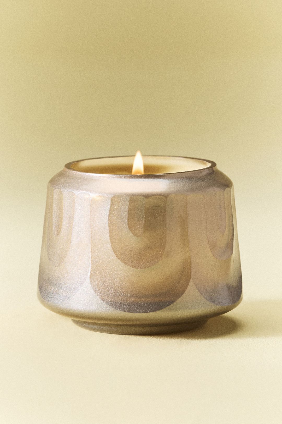 The Gather Candle by Anthropologie: Fresh Ocean Waves & Bergamot - Ocean Waves & Bergamot, M