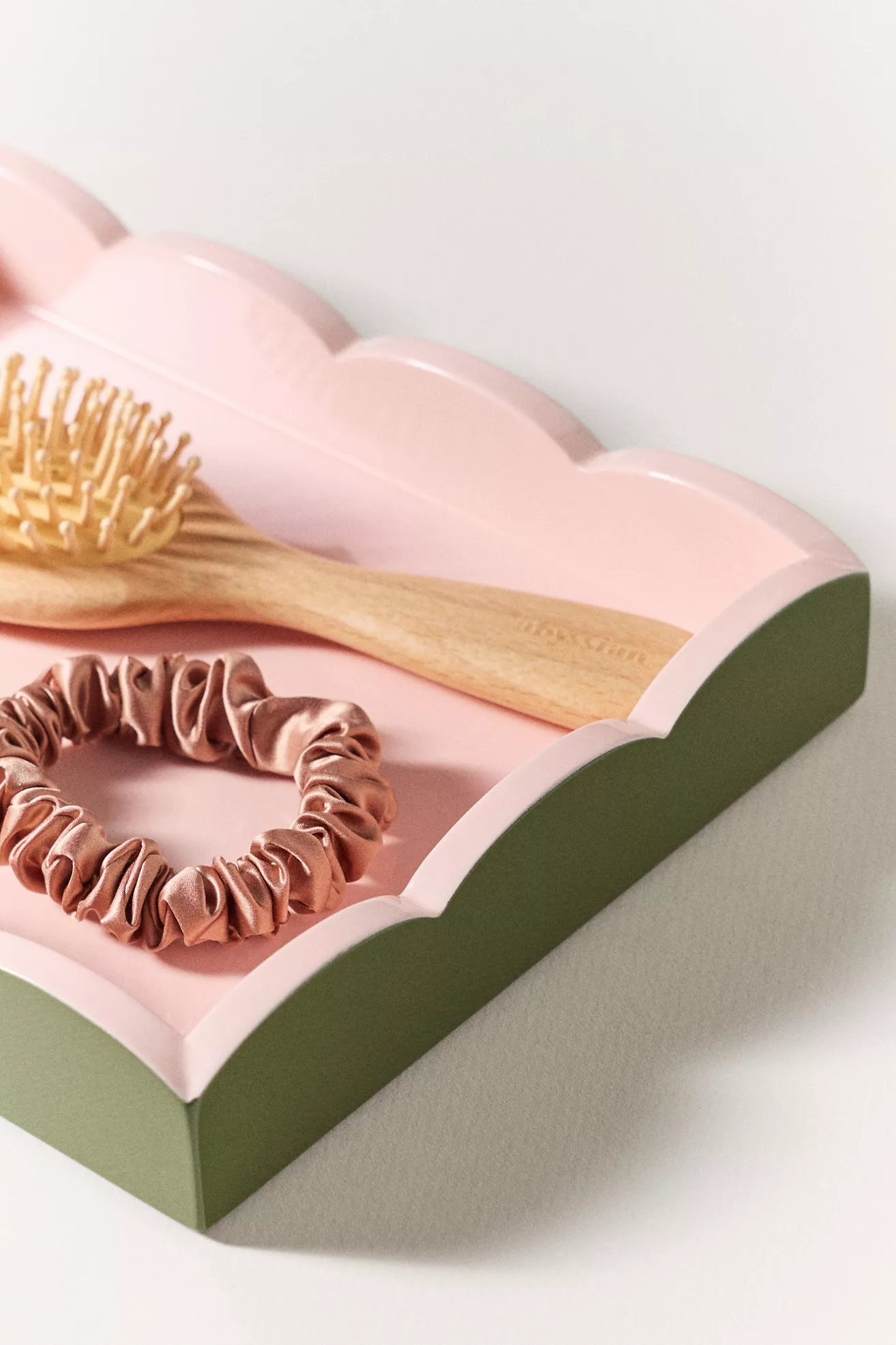 Addison Ross Two-Tone Small Scallop Lacquer Tray - thumbnail 2