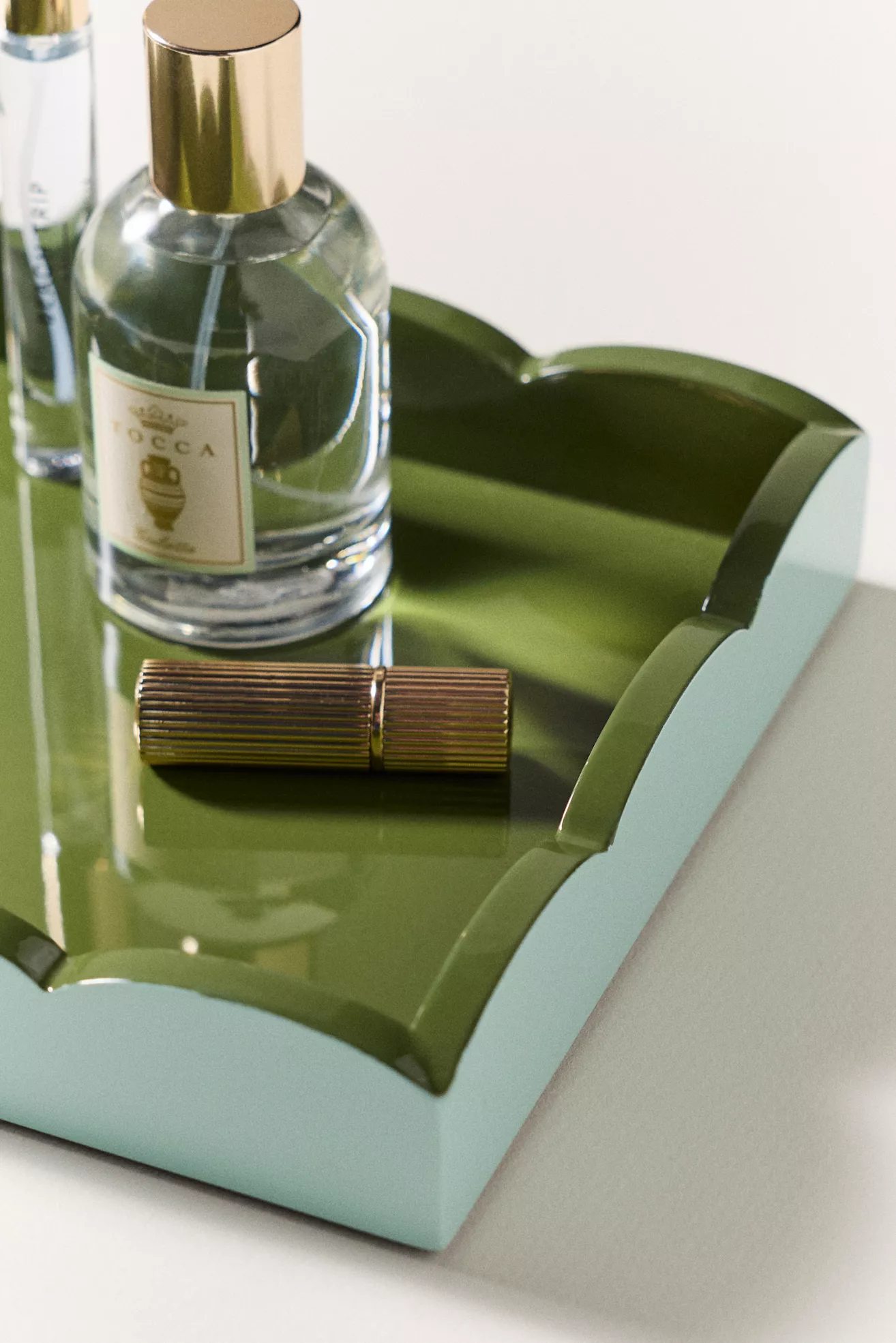 Addison Ross Two-Tone Small Scallop Lacquer Tray - thumbnail 6