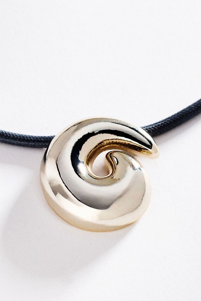 Collana con Ciondolo a Spirale Intrecciato #1
