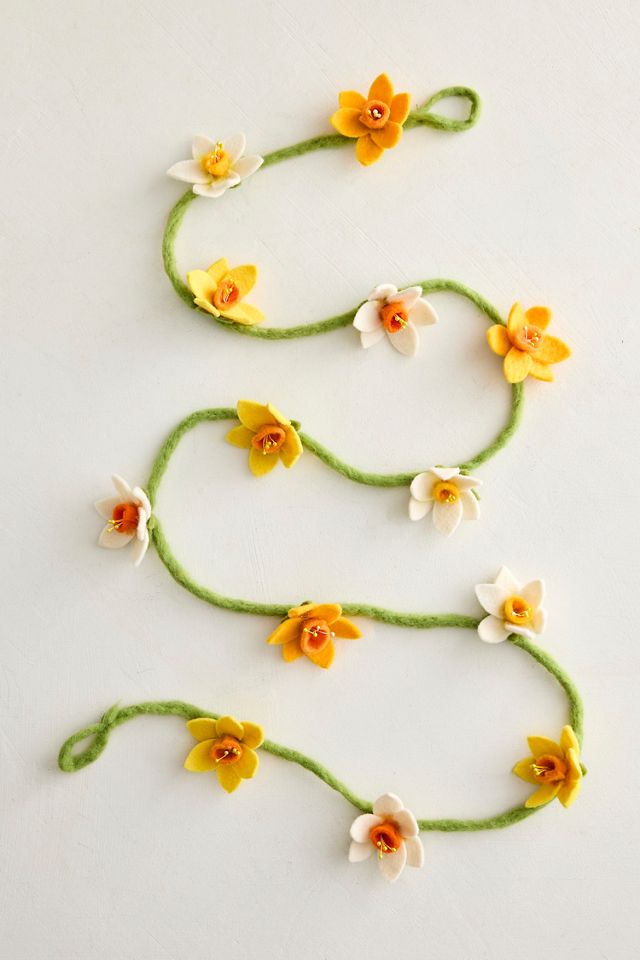 Daffodils Felt Garland #1