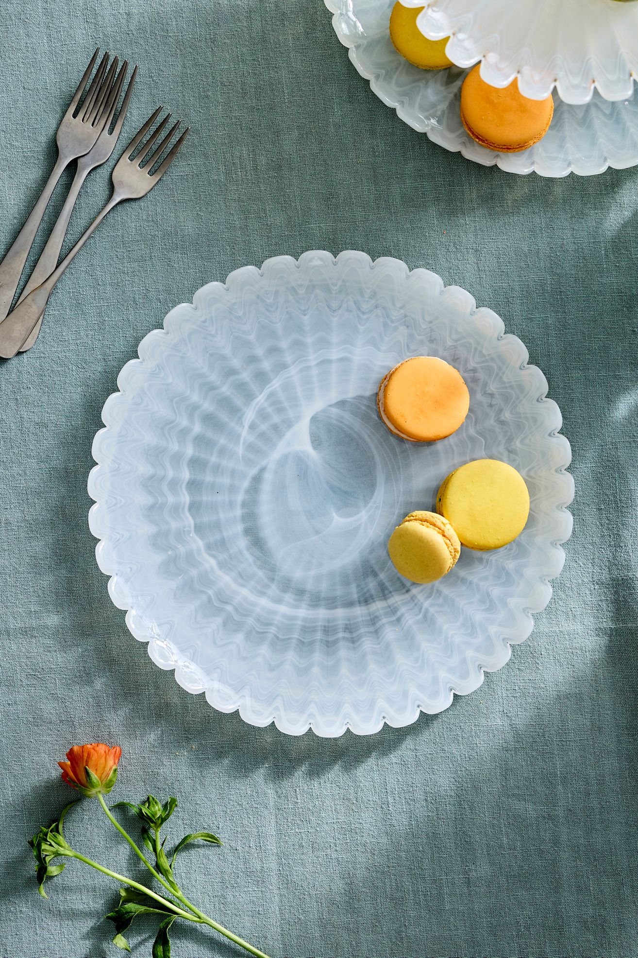 Scalloped Pearly Glass Plate - Pearl, 7"