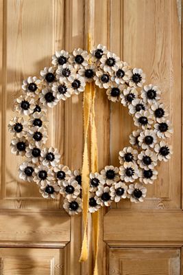 Anemone Iron Wreath