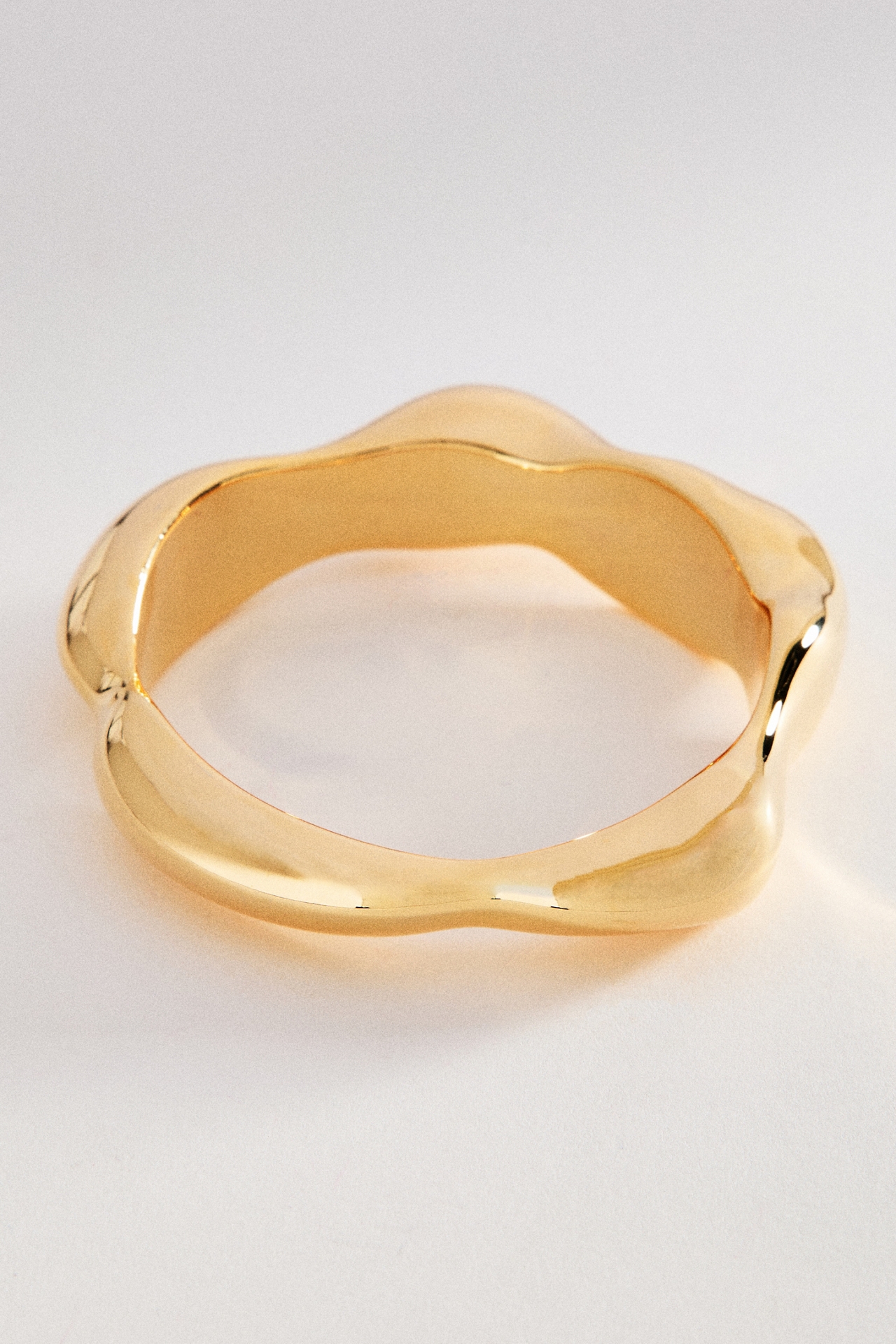 Scalloped Hinge Bangle Bracelet