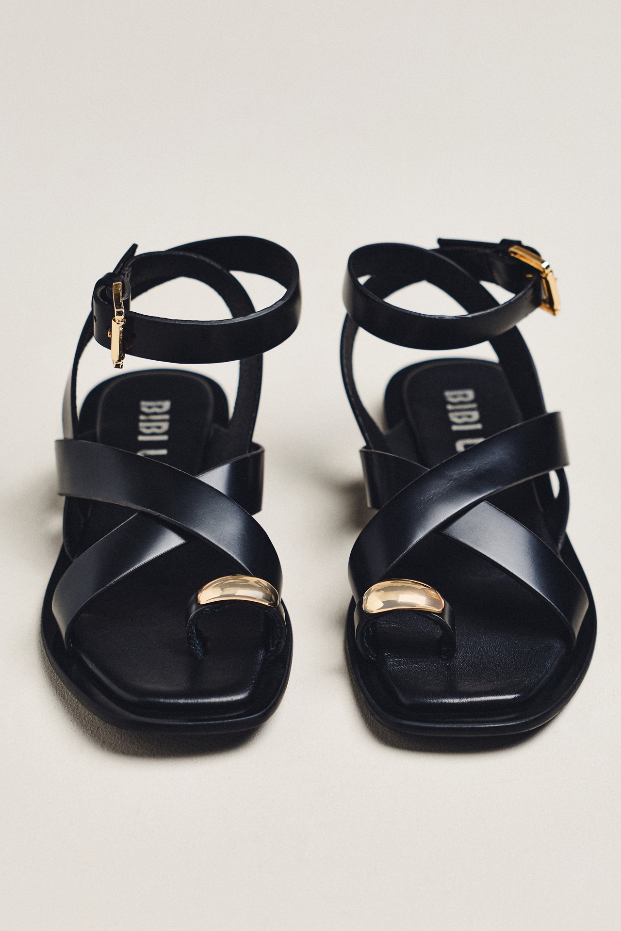 Bibi Lou Vaz Toe-Loop Sandals