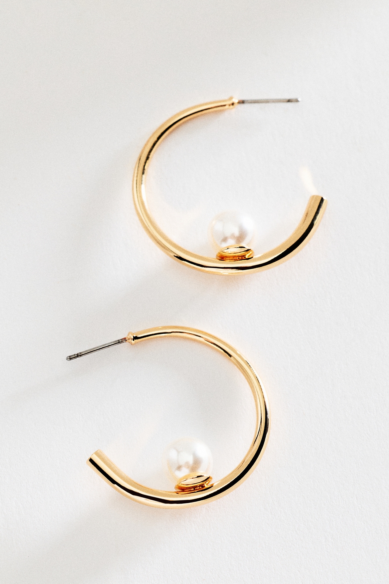 Resting Pearl Hoop Earrings