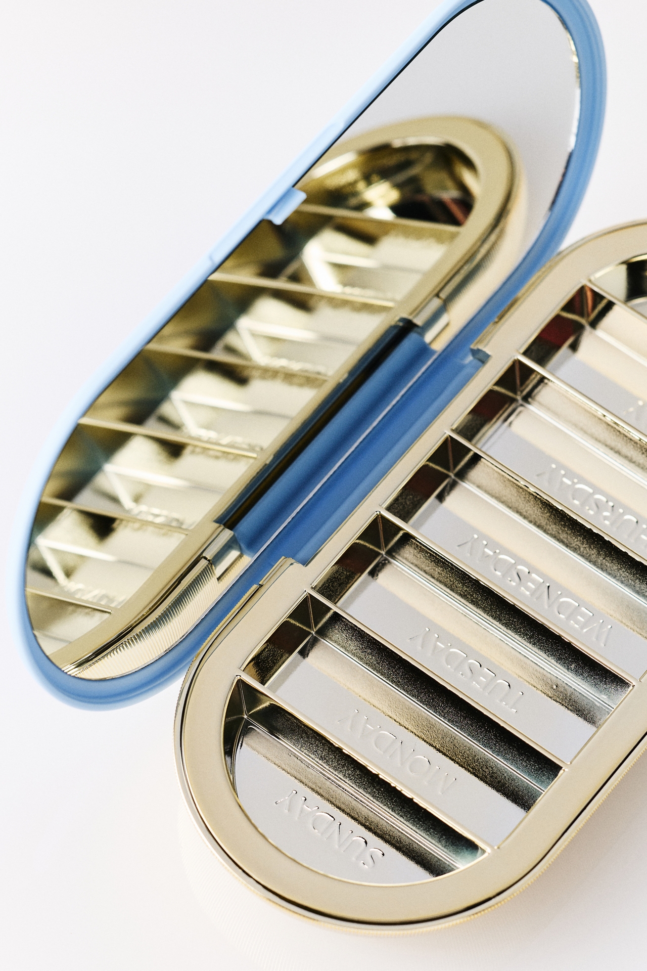 Dosey 7-Day Compact Pill Case