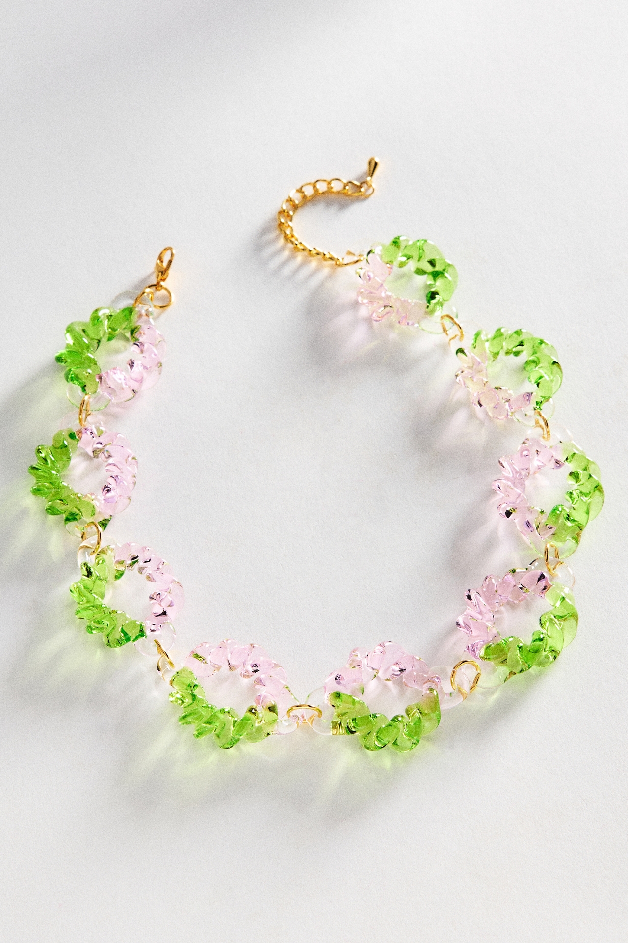 Levens Twist Circle Necklace