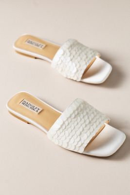 Badgley Mischka Wini Flat Sandals