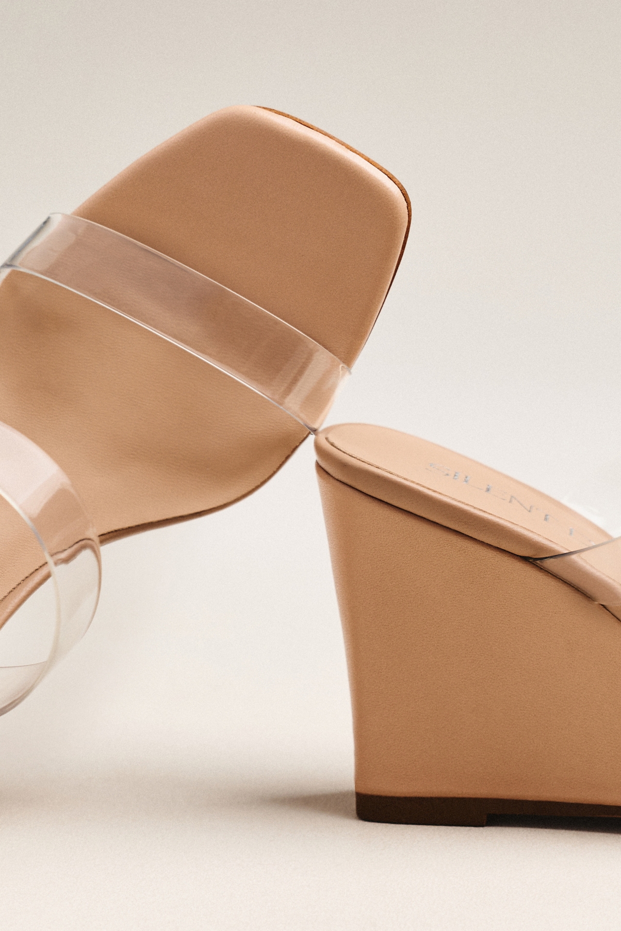 Silent D Antoneo Wedge Sandals