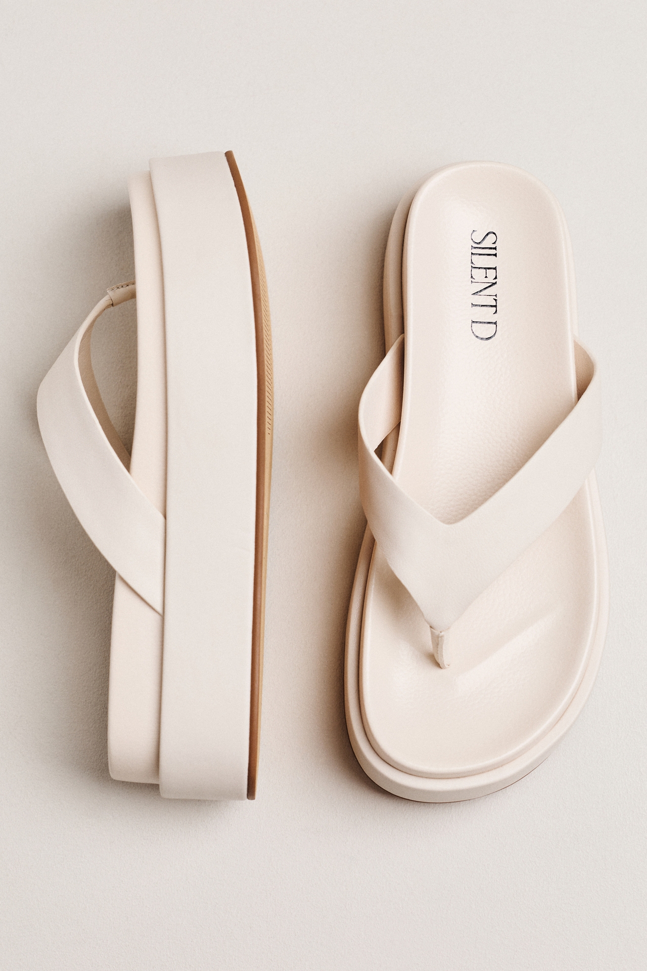 Silent D Tamarah Platform Thong Sandals