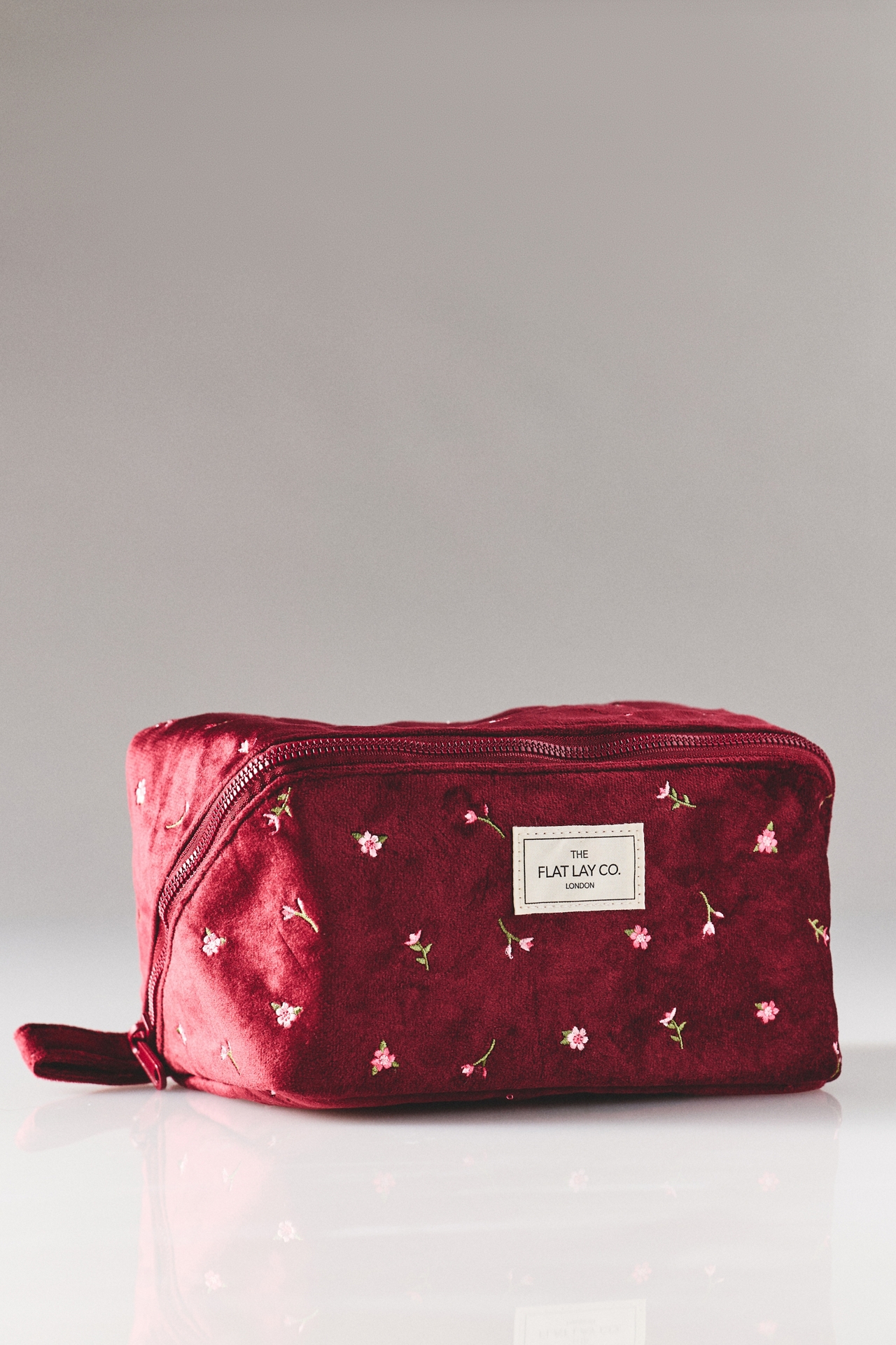 The Flat Lay Co. Marshmallow Makeup Box Bag