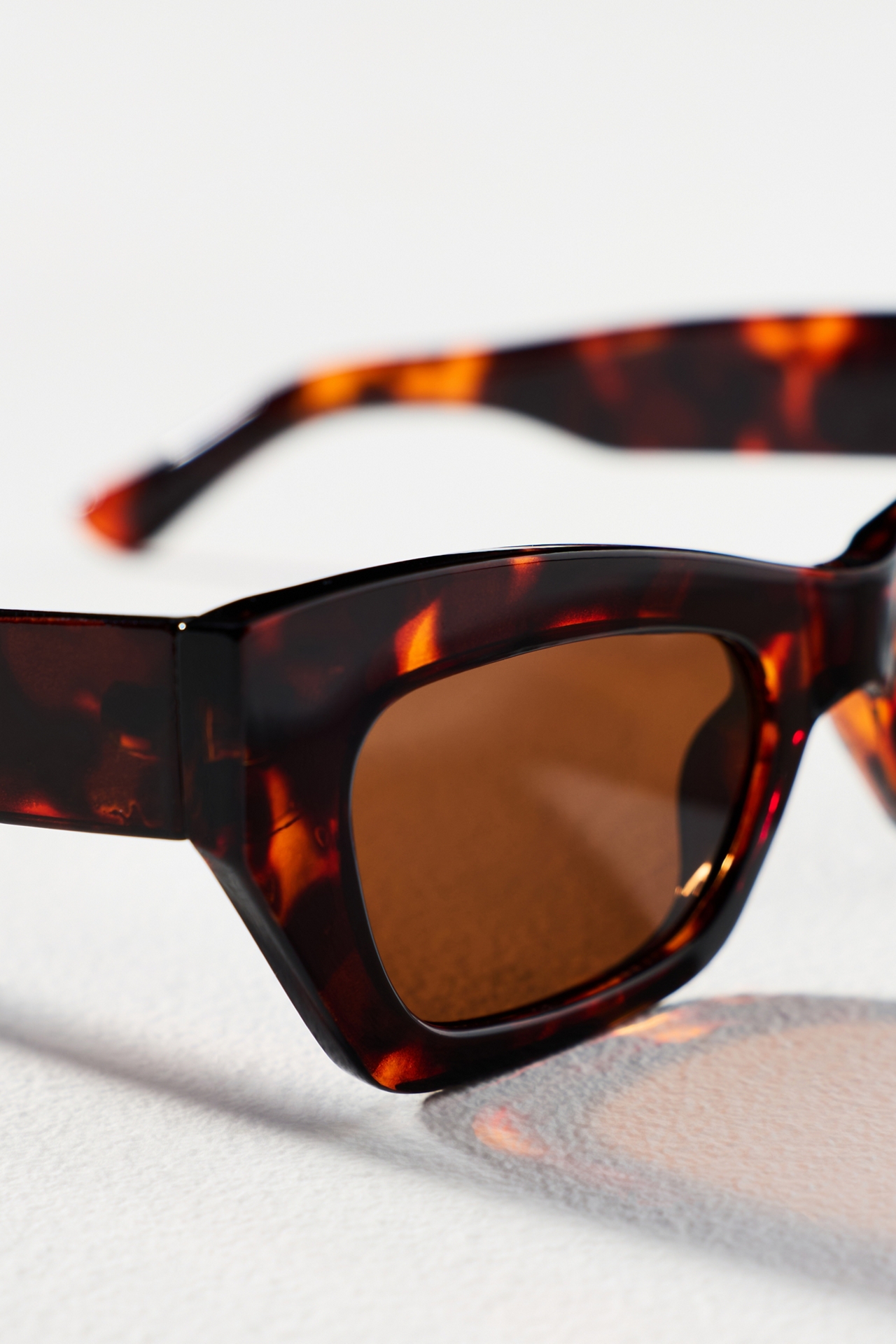 I-SEA Geometric Modern Cat Eye Sunglasses