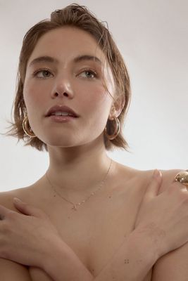 Collier à initiale en cristal