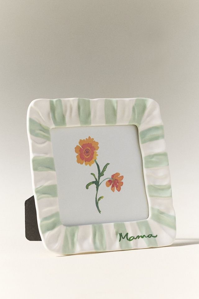 Amma Ruffle Frame #1