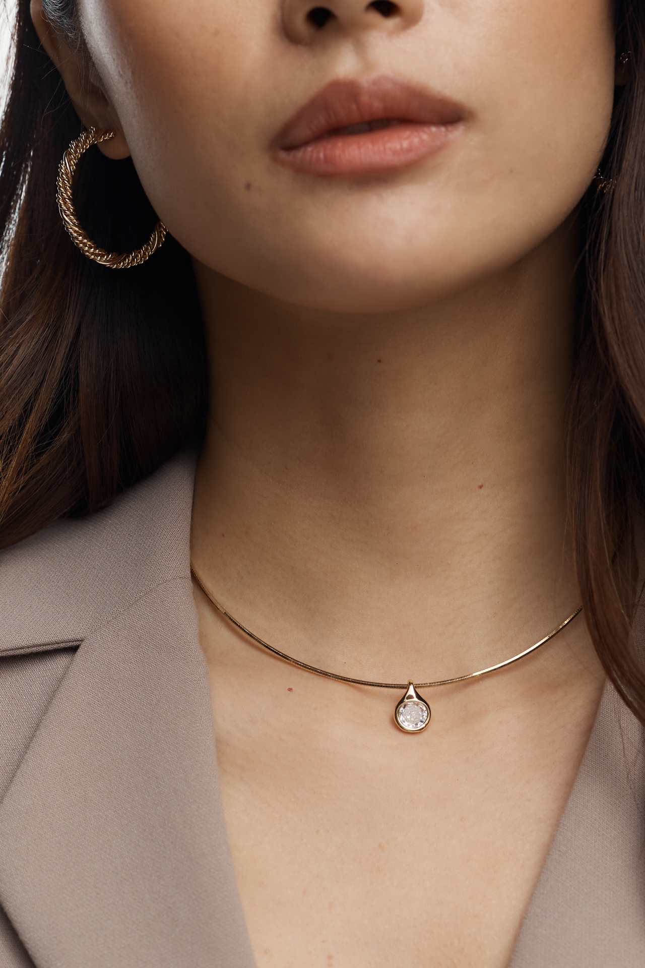 Bezel Pendant Collar Necklace