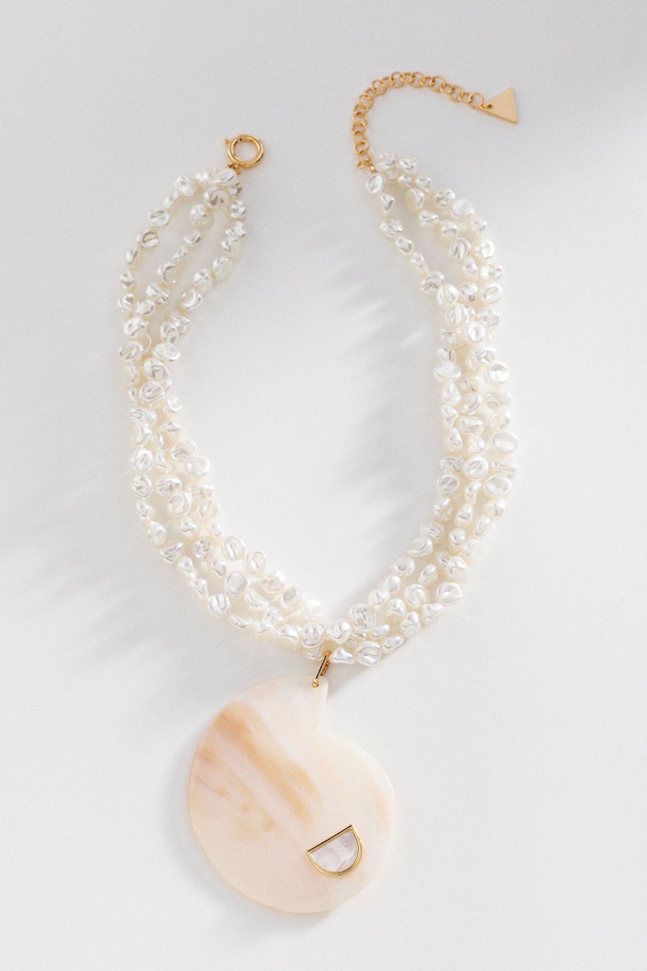 Layered Pearl Shell Pendant Necklace