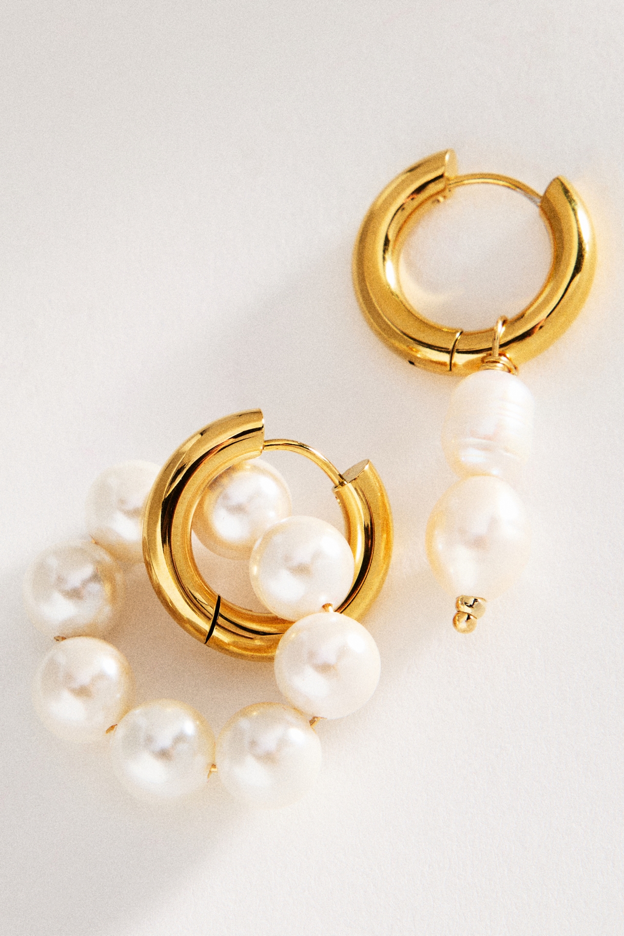 Timeless Pearly Chain Pearl Huggie Earrings