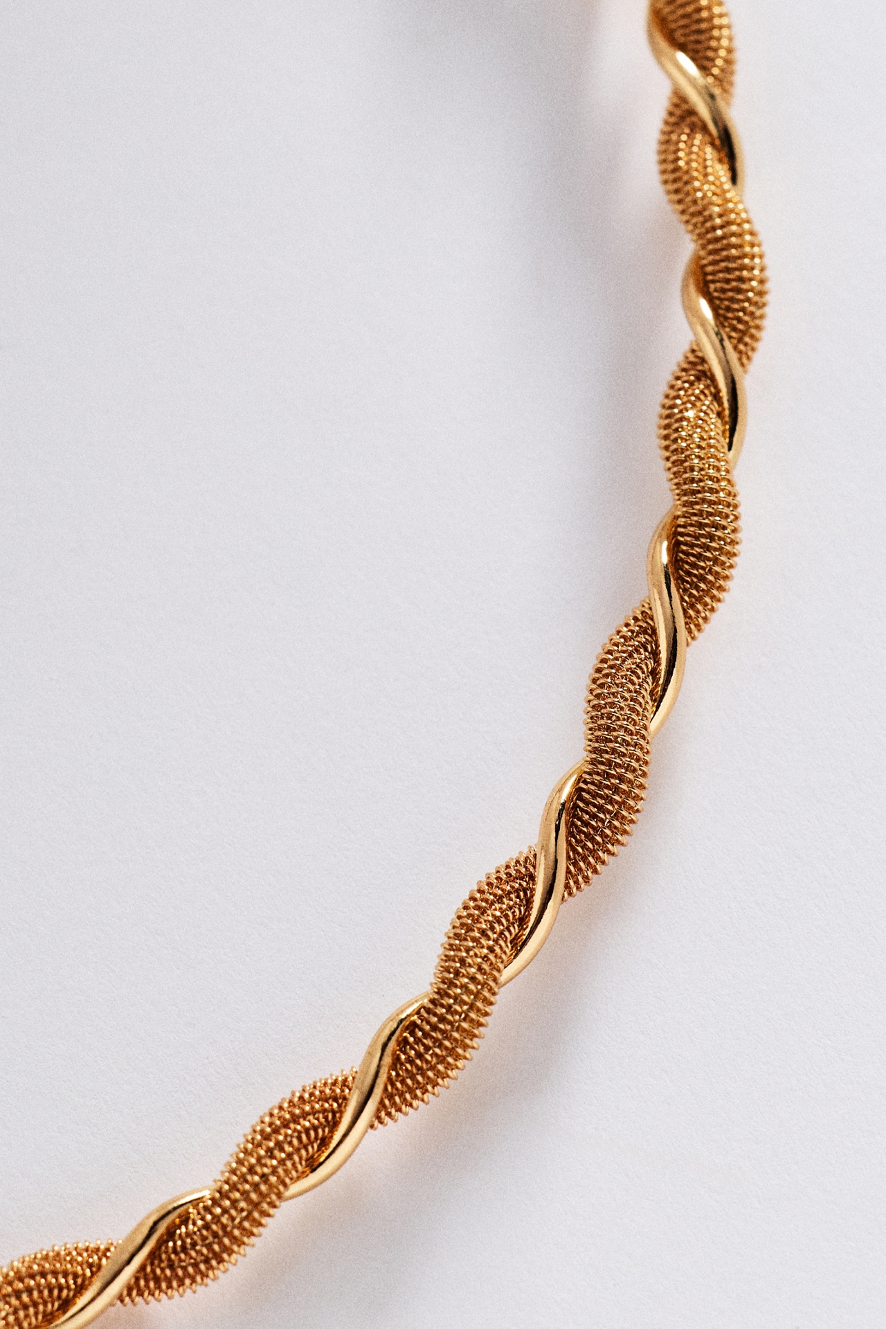 Winding Delicate Collar Necklace