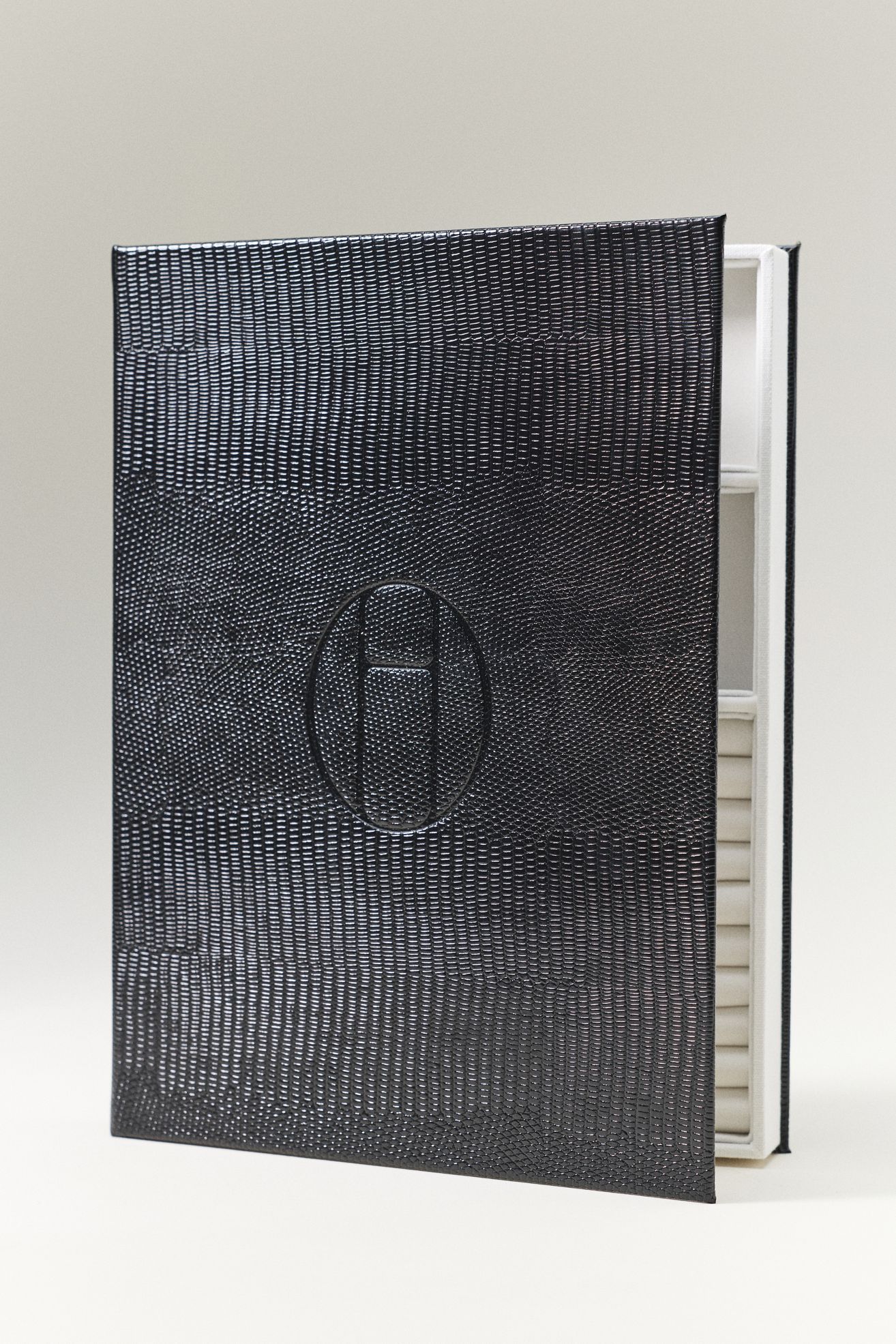 Heaven Mayhem Textured Jewelry Book - Black, One Size