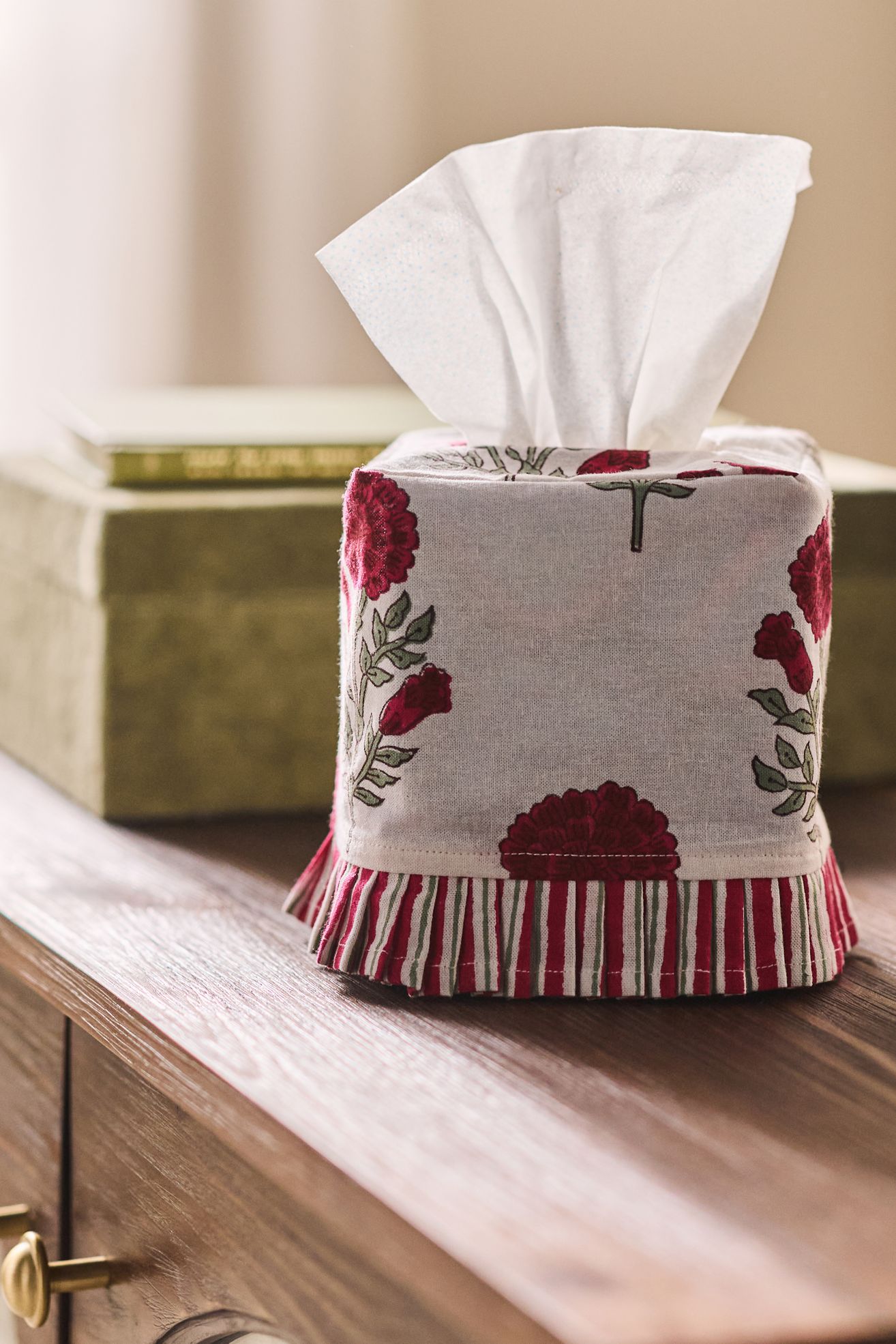 Inner Child Print Ruffle Tissue Box Cover - Red, One Size