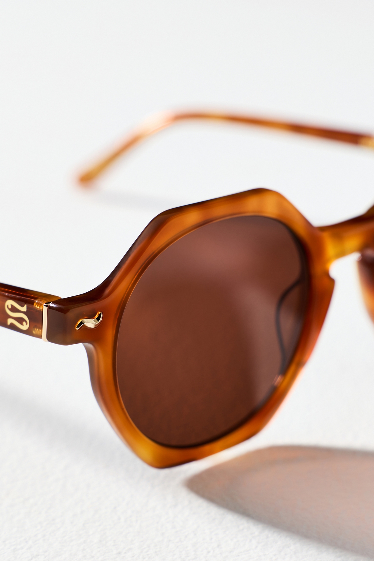 Sardine Millie Geo Circle Bright Tortie Sunglasses