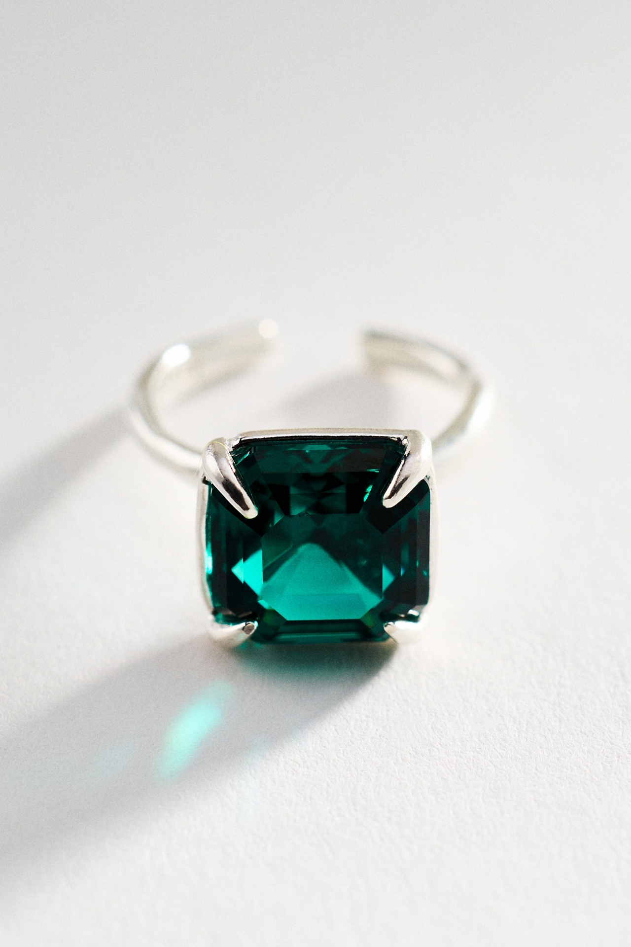 Chan Luu Caprice Emerald Crystal Toe Ring