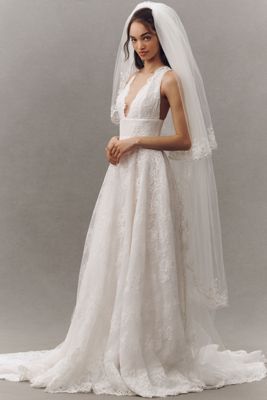Enaura Tiered Chapel Lace Cathedral Veil
