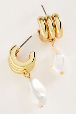 BaubleBar Teagan Ribbed Pearl Earrings