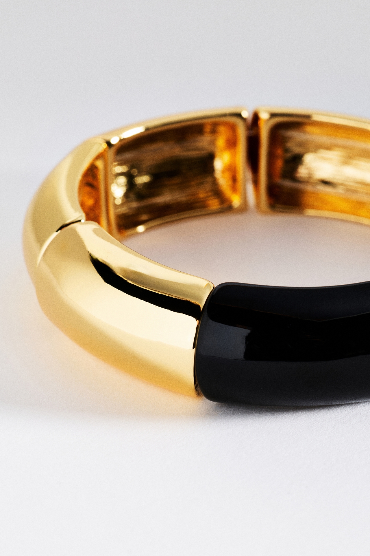 Two-Tone Stretch Bracelet