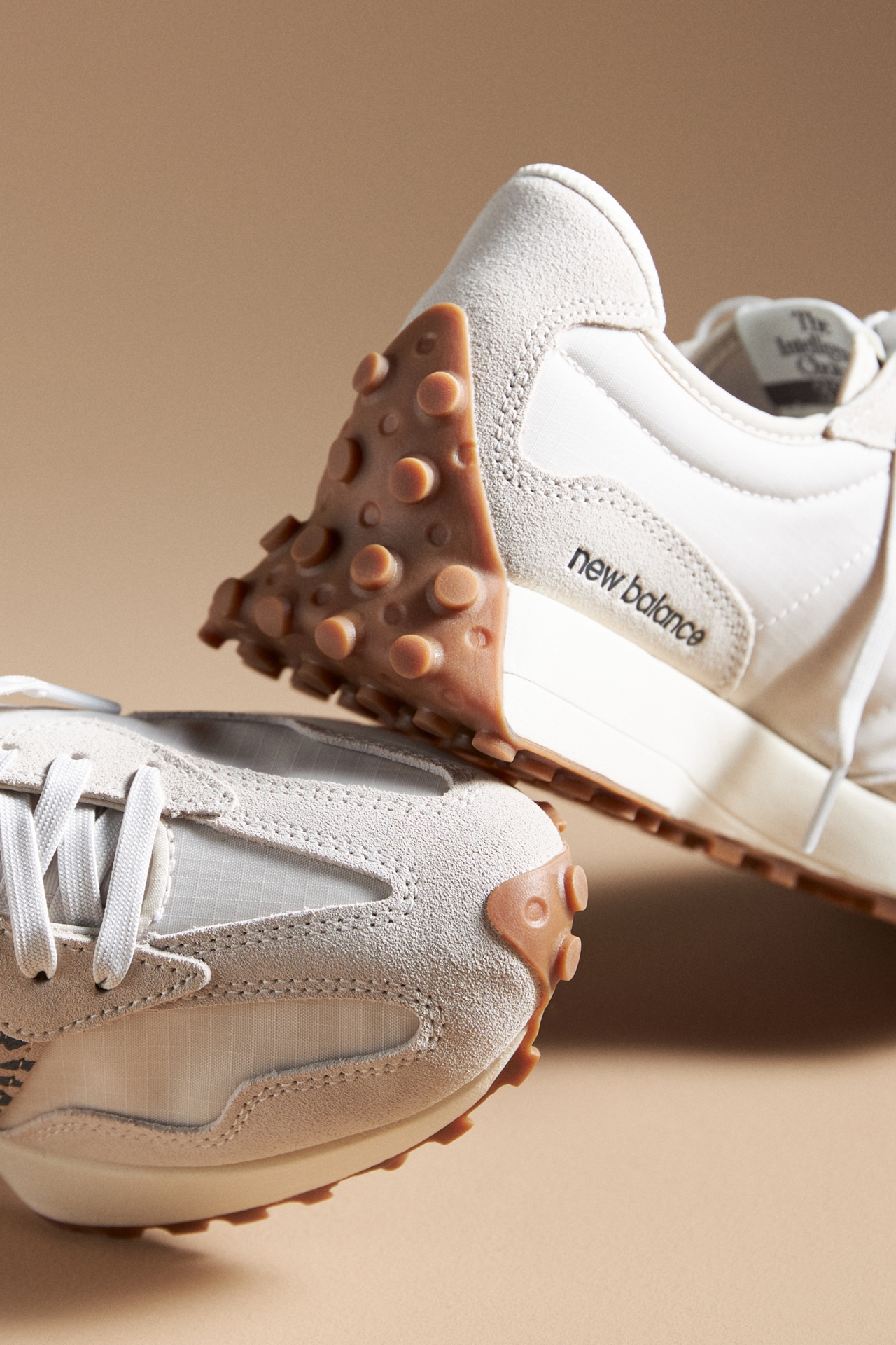 New Balance Exclusive 327 Sneakers