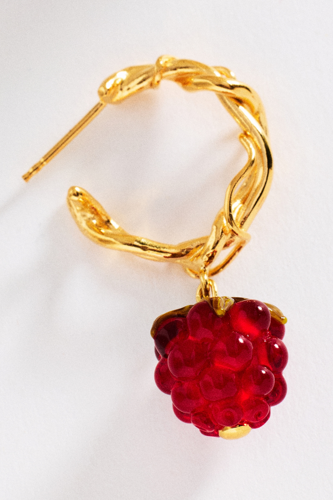 10 DECOART Romeo Julia Raspberry Hoop Earrings