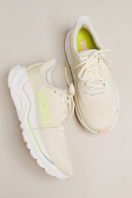 HOKA® Arahi 9 Sneakers