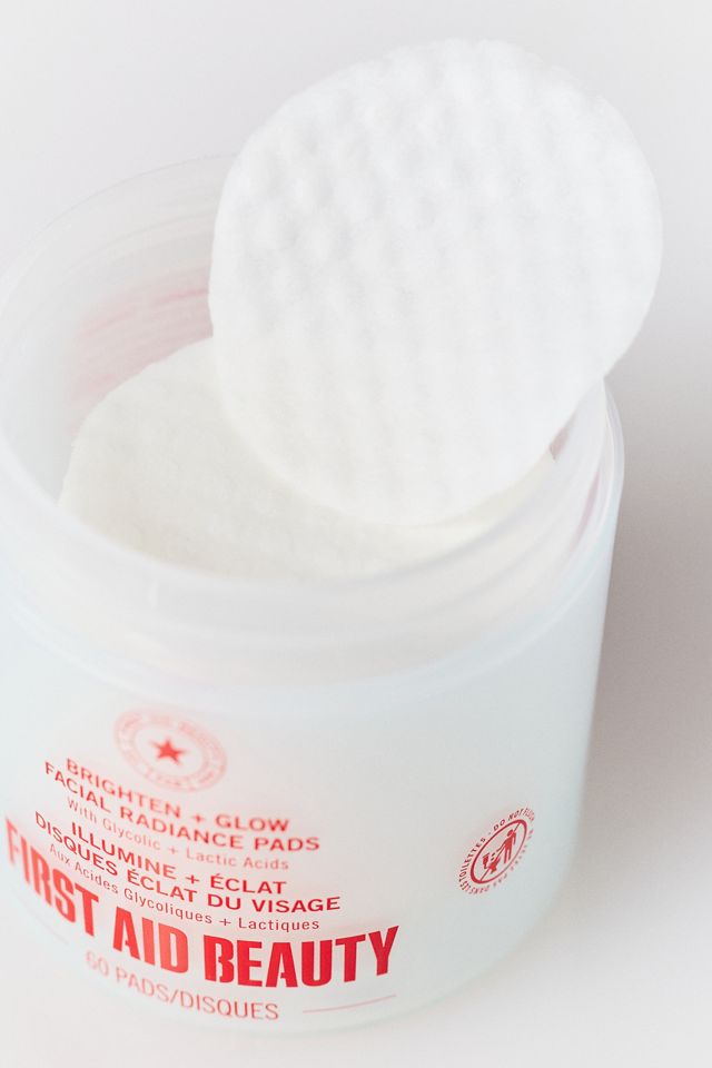First Aid Beauty Brighten & Glow Facial Radiance Pads #1