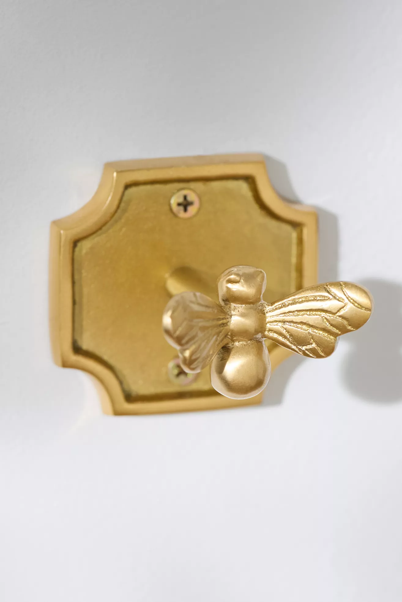Anneli Brass Bee Bath Hook - thumbnail 2