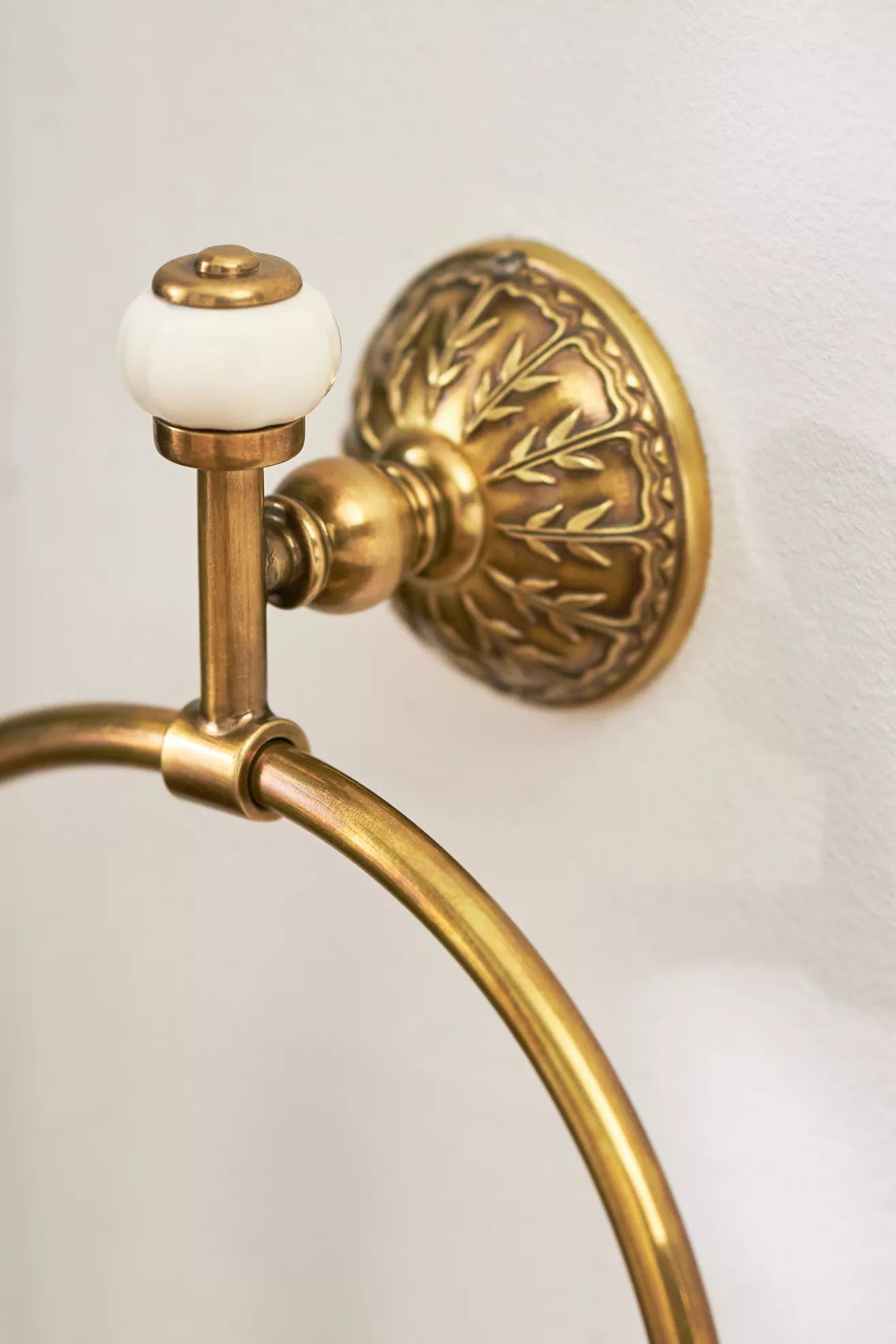 Eloise Brass Towel Ring - thumbnail 2